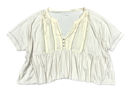 Top Short Sleeve By Urban Outfitters In Cream, Size: S For Discount