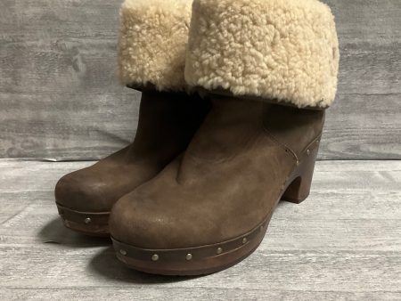 Boots Designer By Ugg In Brown, Size: 9 Online now