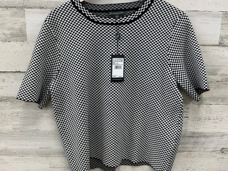 Top Short Sleeve By Adrianna Papell In Black & White, Size: L For Sale