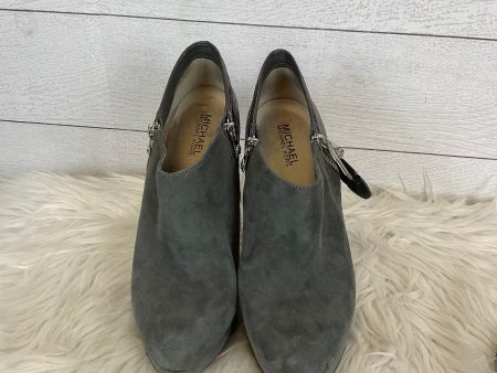 Shoes Designer By Michael Kors In Grey, Size: 10 Supply