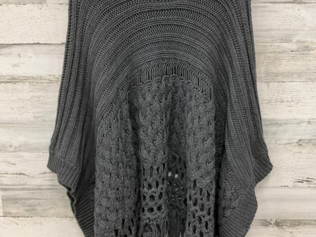 Poncho By Listicle In Grey, Size: M Sale