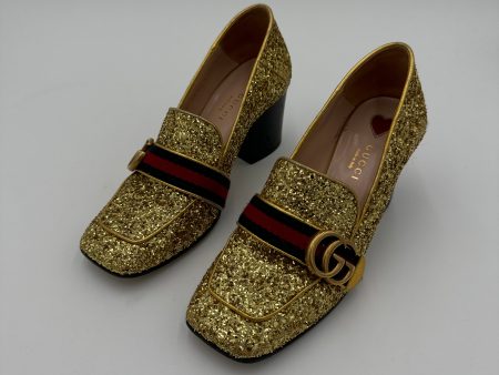 Shoes Designer By Gucci In Gold, Size: 6 Discount